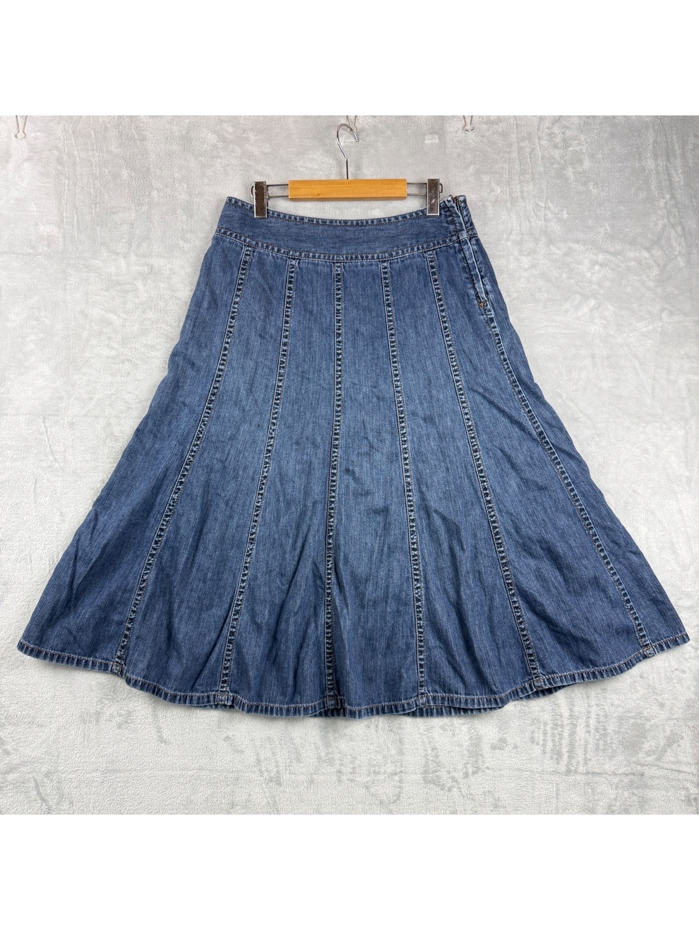 Liz Claiborne Womens Size 8 Blue Denim Midi Skirt A Line Panel Seamed Y2K Jean